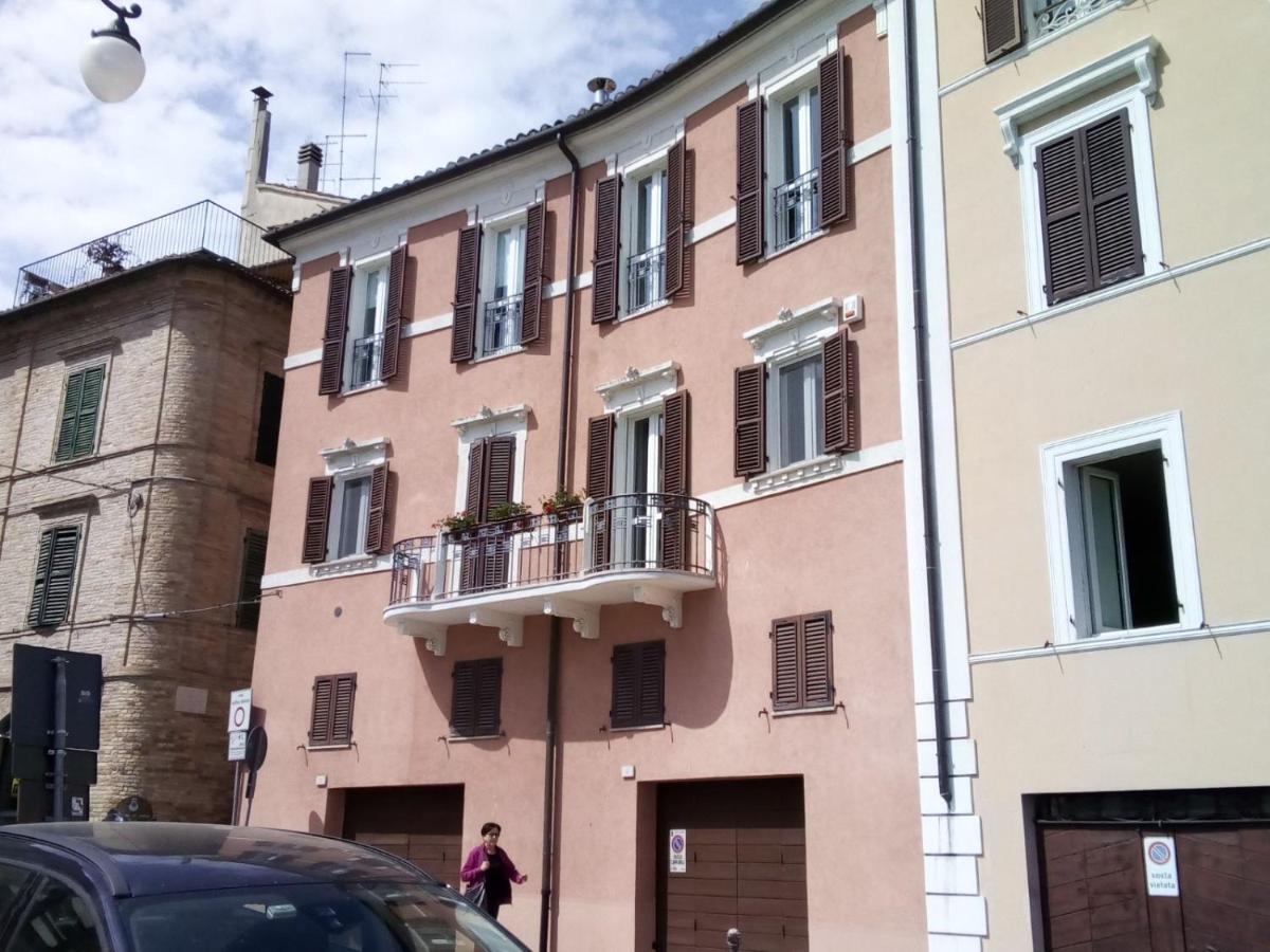 Le Stanze Di Vicolo Bonfigli Apartment โอซิโม ภายนอก รูปภาพ